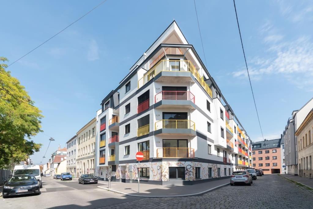 Neu Und Hell In Zentraler Ruhelage Mit Parkplatz *